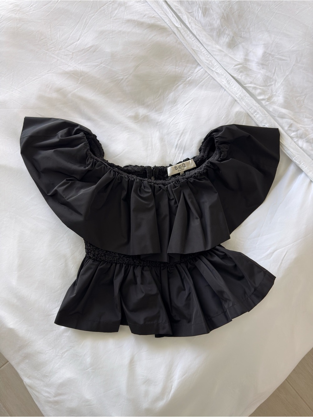 SEA New York Off the Shoulder Top - Picture 2 of 3